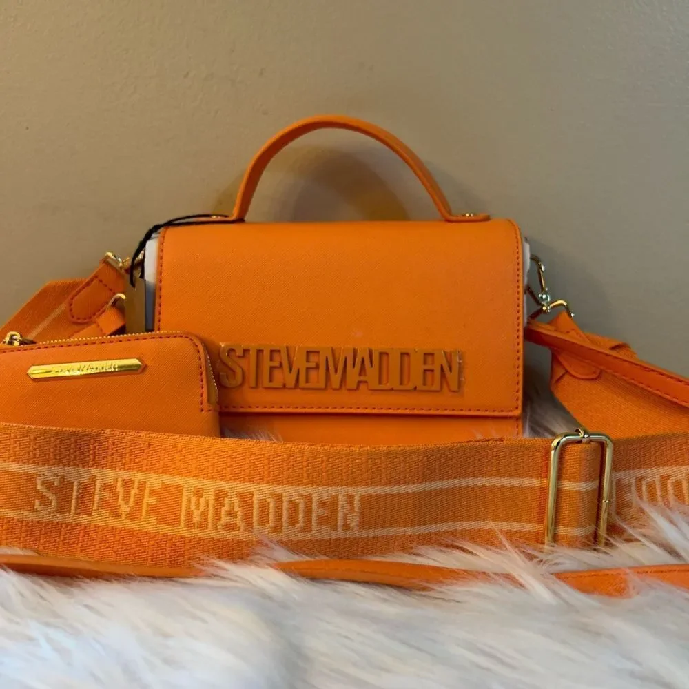 NWT Steve Madden (BHAMA) Crossbody w/ matching coin wallet - Orange - Picture 1 of 9